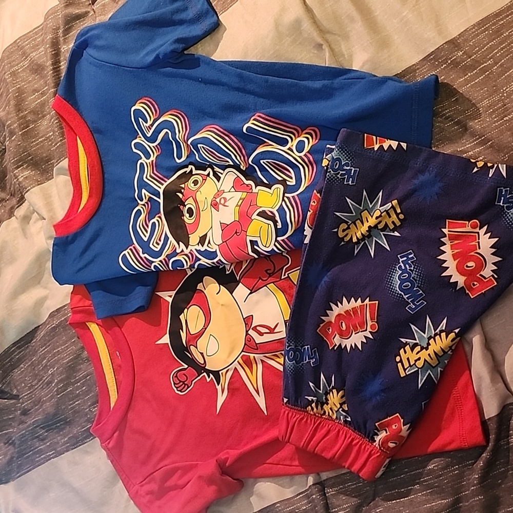 3 piece Ryan's World pajama set. Good condition. Size 6/7 boys